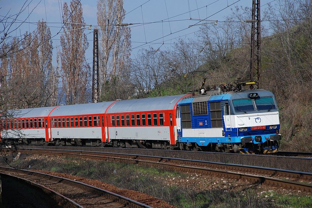 350015