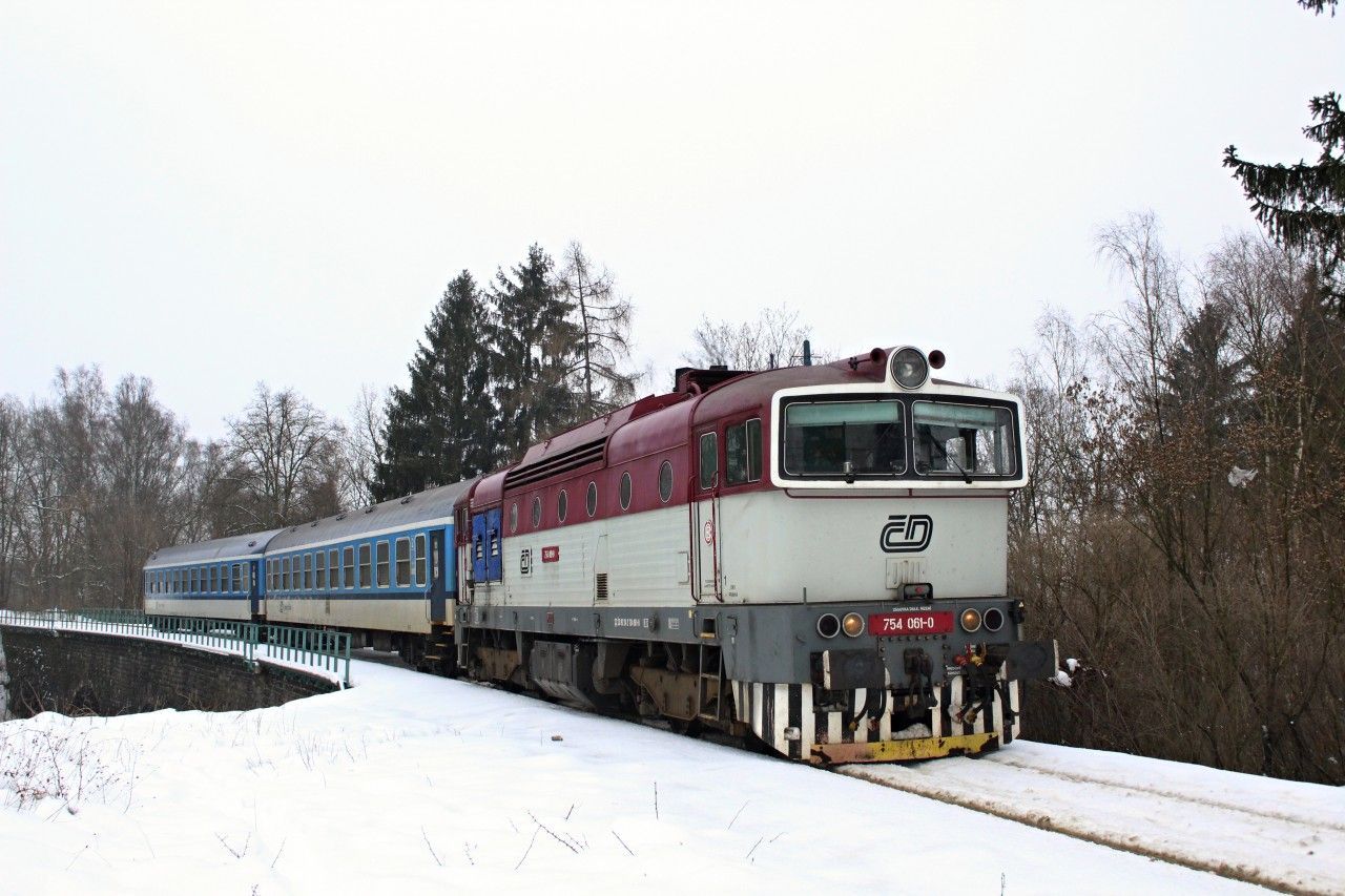 754.061 s osobnm vlakem 6606 z Liberce do Dna