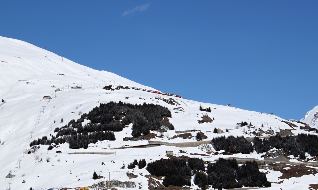 Glacier Express do Zermattu kles k Andermattu