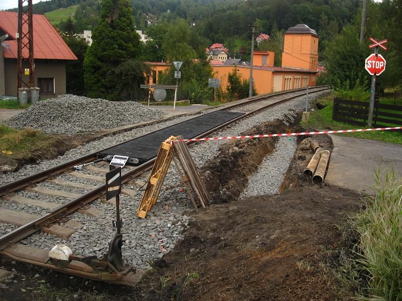 Ve�ern� pokrok, z�tra se z�ejm� usad� �laby a bude se asfaltovat