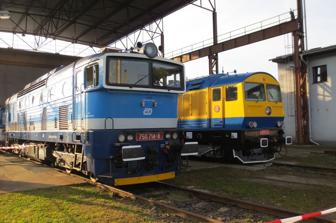 dom�c� 750 714-8 v pozad� s Kyklopem