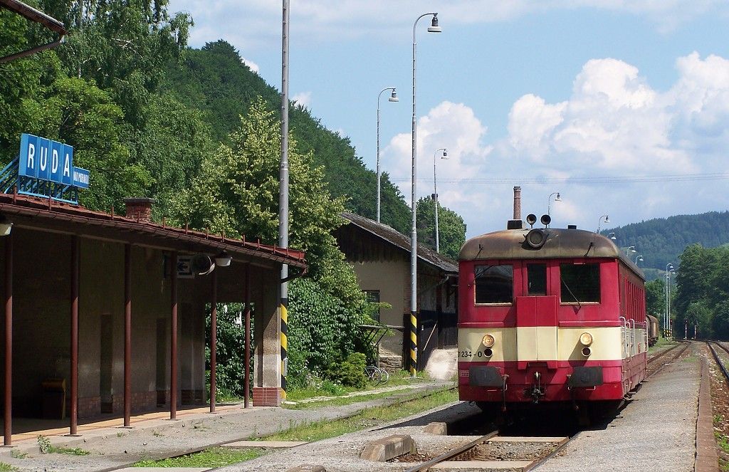 Ruda nad Moravou : 831 234-0