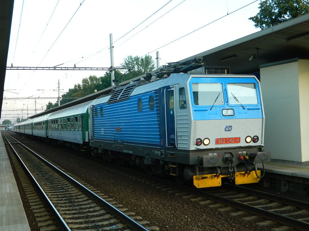 362042-4;26.08.2011;v Z�b�eh na Morav� R 935