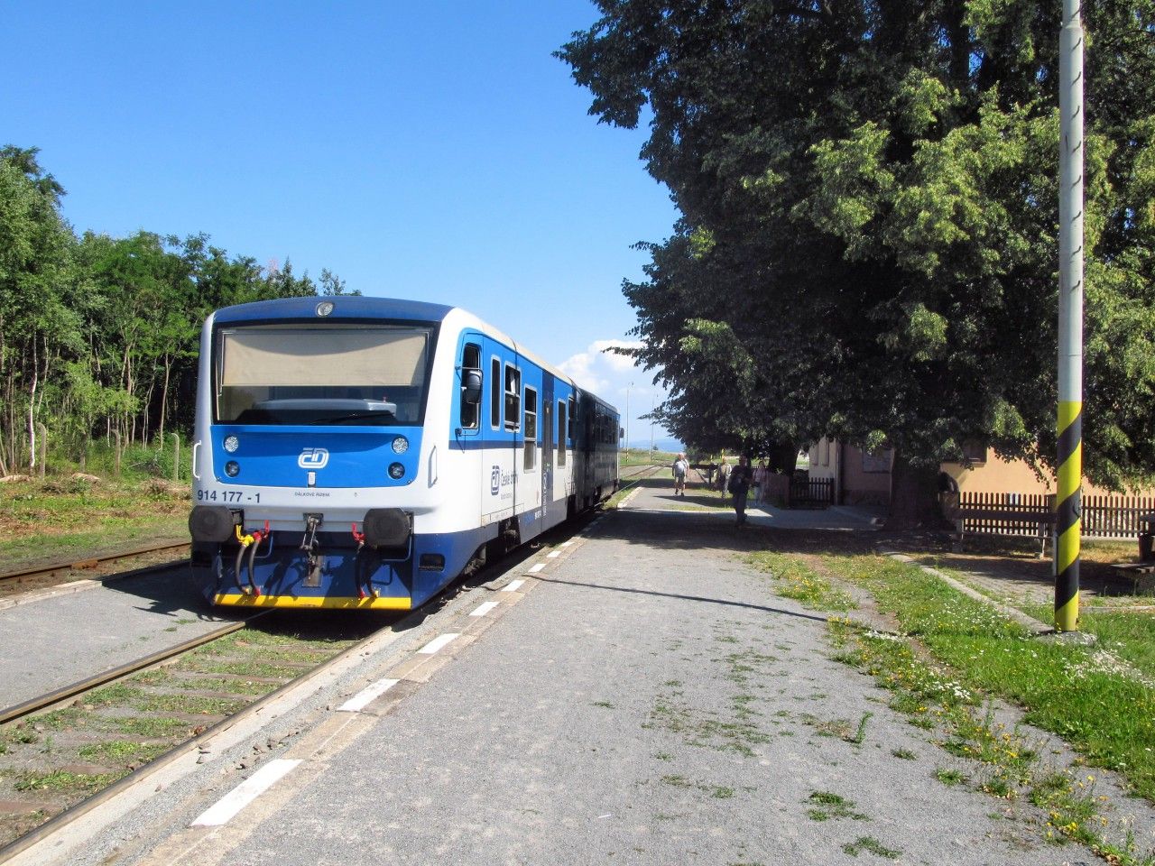 Os vlak z esk Tebov do Moravsk Tebov odjd z dopravny Mladjov na Morav