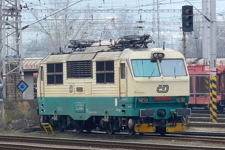 150 221-0,Vala�sk� Mezi����,19.3.2010,foto:Dobi� Ji��