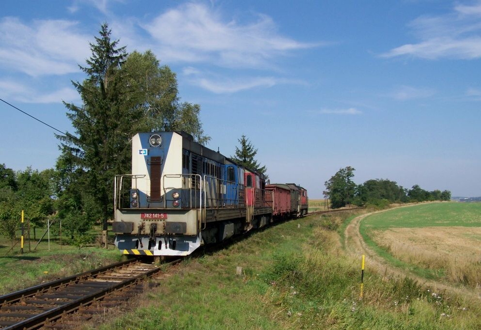 742 141 na Rn 44055 projd 3.9.2008 zastvkou Blkovice(foto Pavel Valenta)