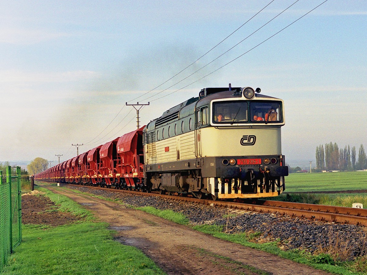 750 289 D odv z Kojetna vozy na trk smr Skaov 29 04 2003