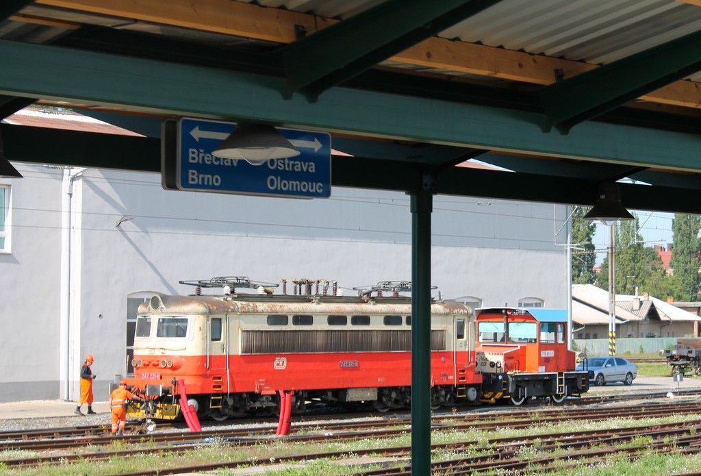 242.221, P�erov, 14.8.2012