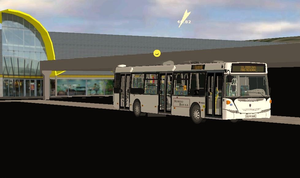 Jedna z kr�tk�ch voz� SCANIA stoj� na Parkovi�ti Domino Bus a.s.