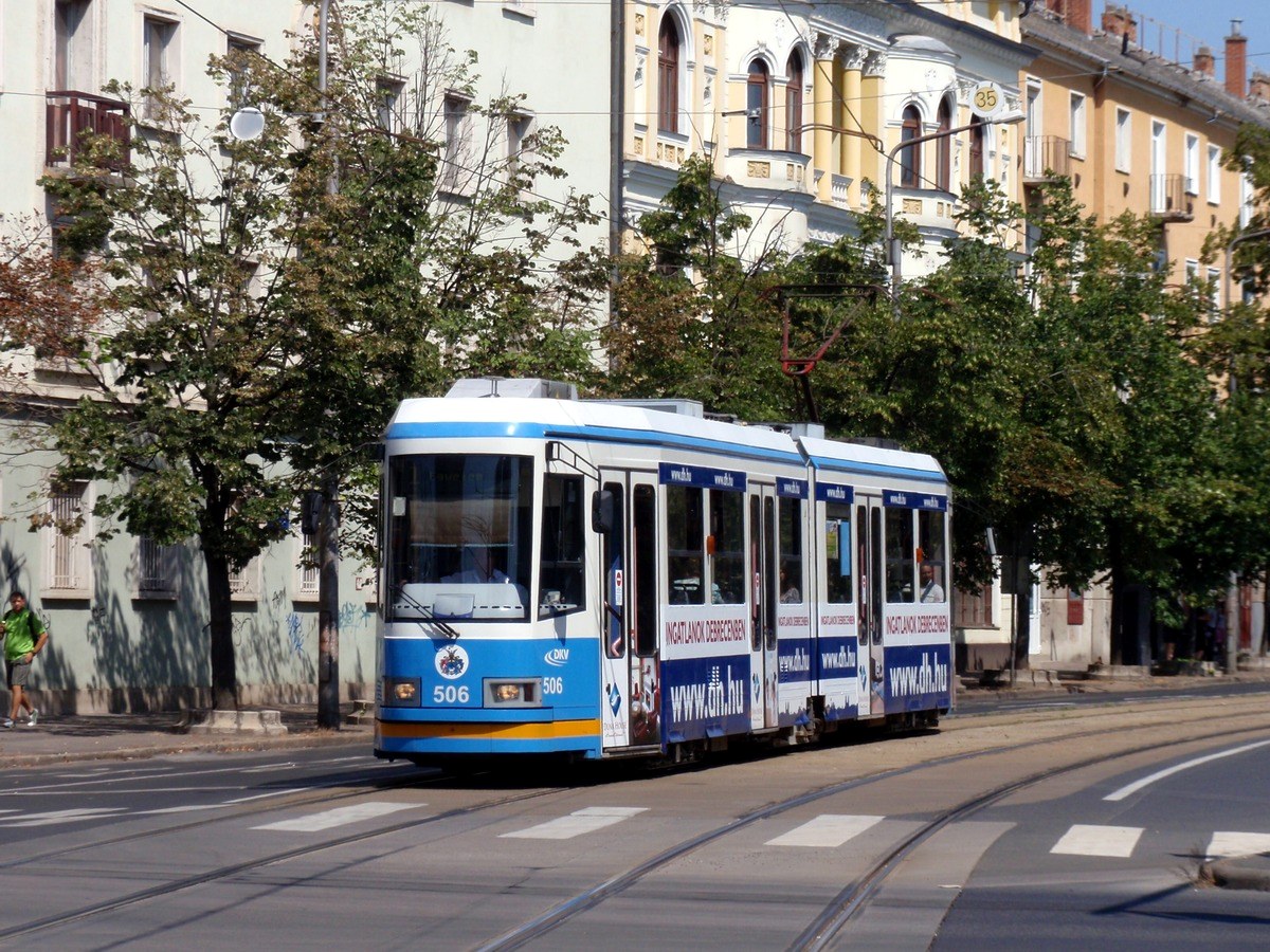 Ganz KCSV6 506 (rok v�roby 1997) si to �ine k hlavn�mu n�dra��