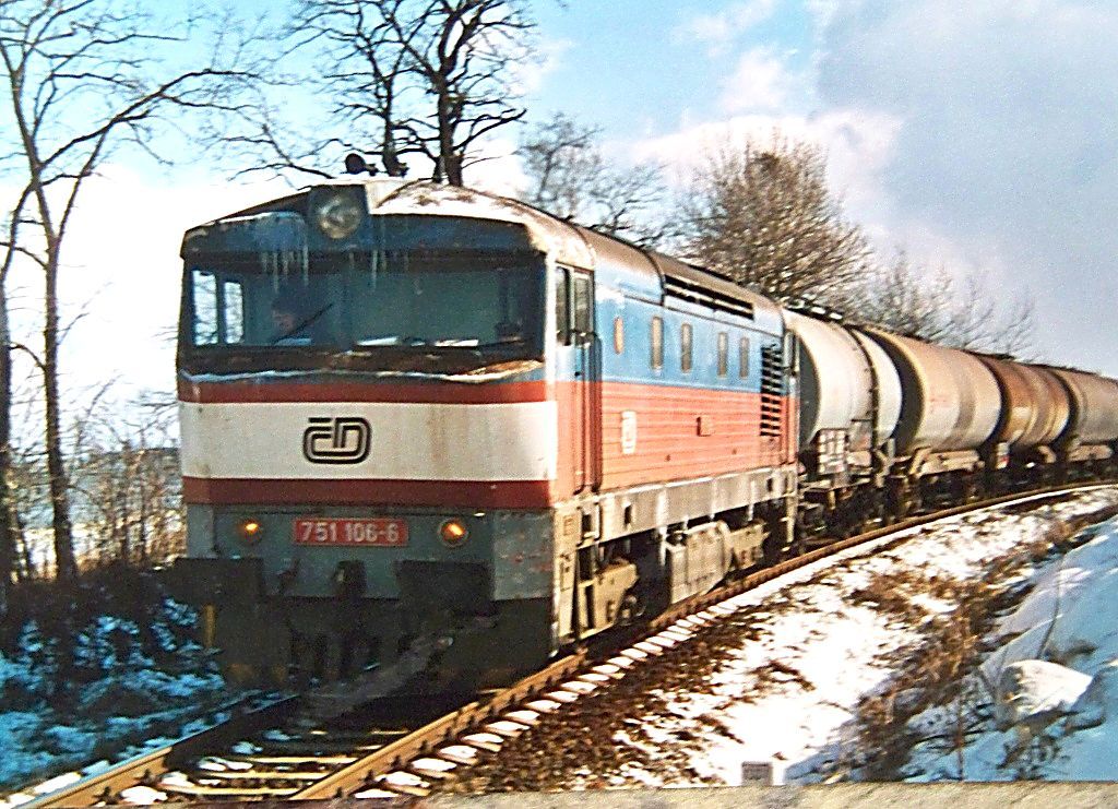 751 106-6 projd s Vn Znojmo-Kojetice na Morav Blkovicemi 26.2.2004(foto Pavel Valenta)