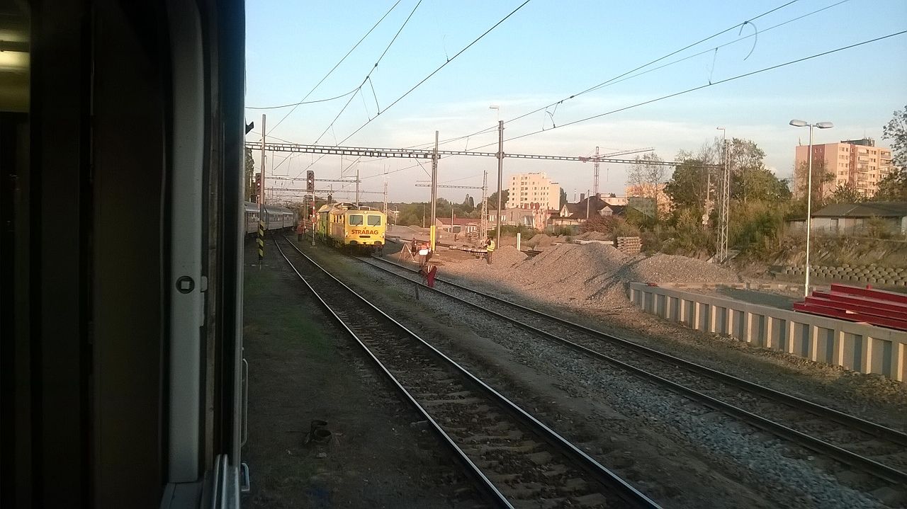 Propojen� je ji� hotov� a podb�j� se; Praha-Hostiva�, 15. srpna 2015