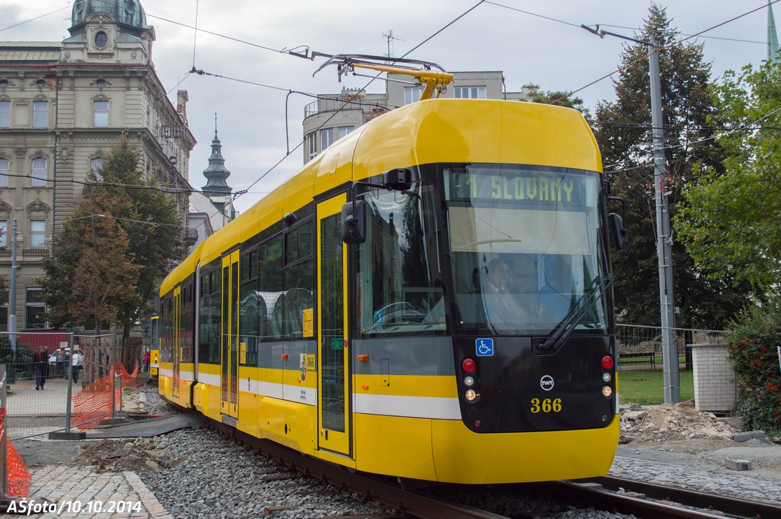 Inka �. 366 najela na provizorn� tra� u Zvonu. 10.10.2014