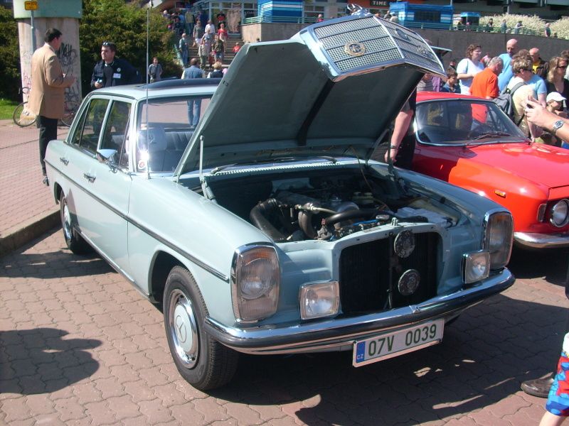 Mercedes 200D
