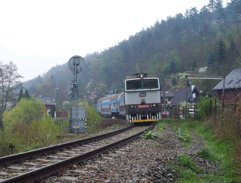 V ned�li se stroje prohodily, na Os 9055 se objevila 031...(13.4.2014)