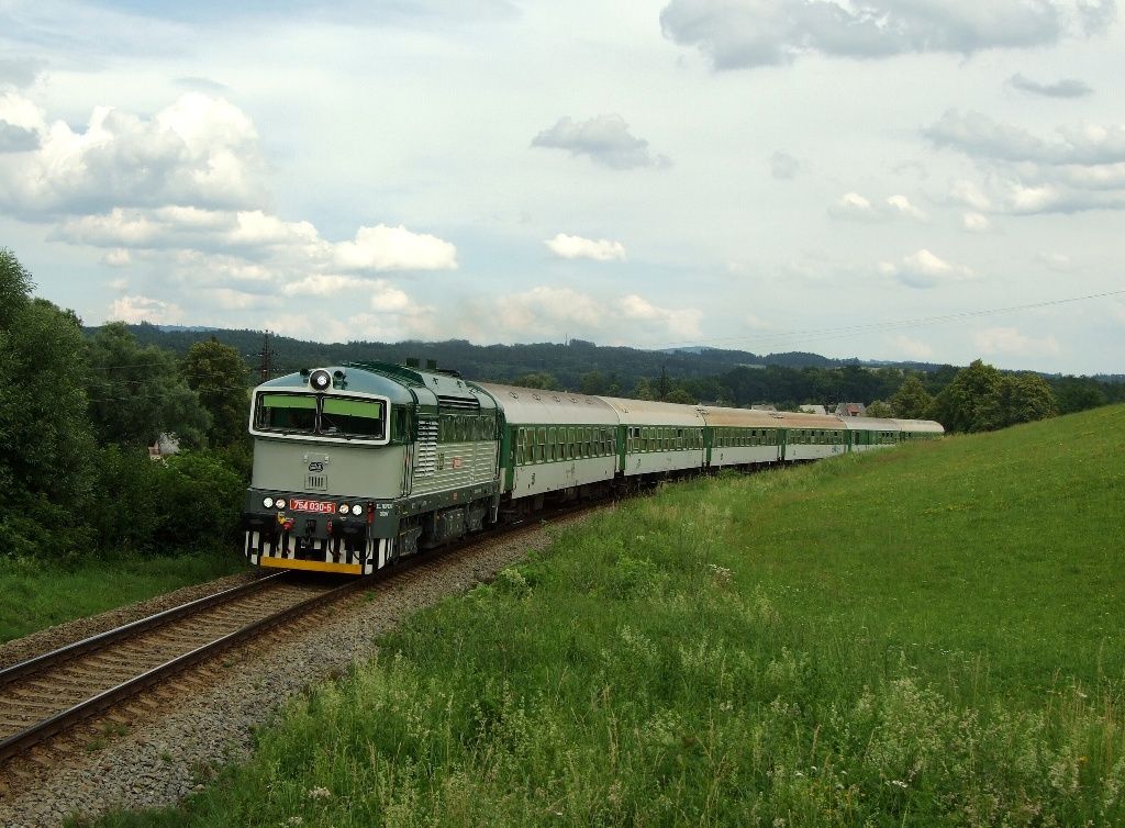 754 030 v �ele R 798 u Lukavice v �ech�ch