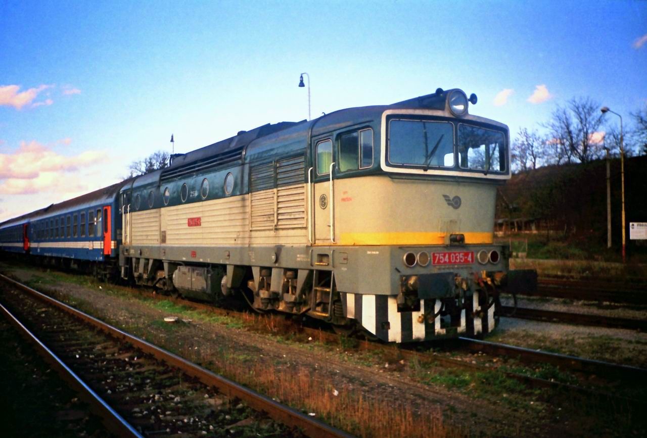 754 035-4, 6.11.2000, Medzilaborce