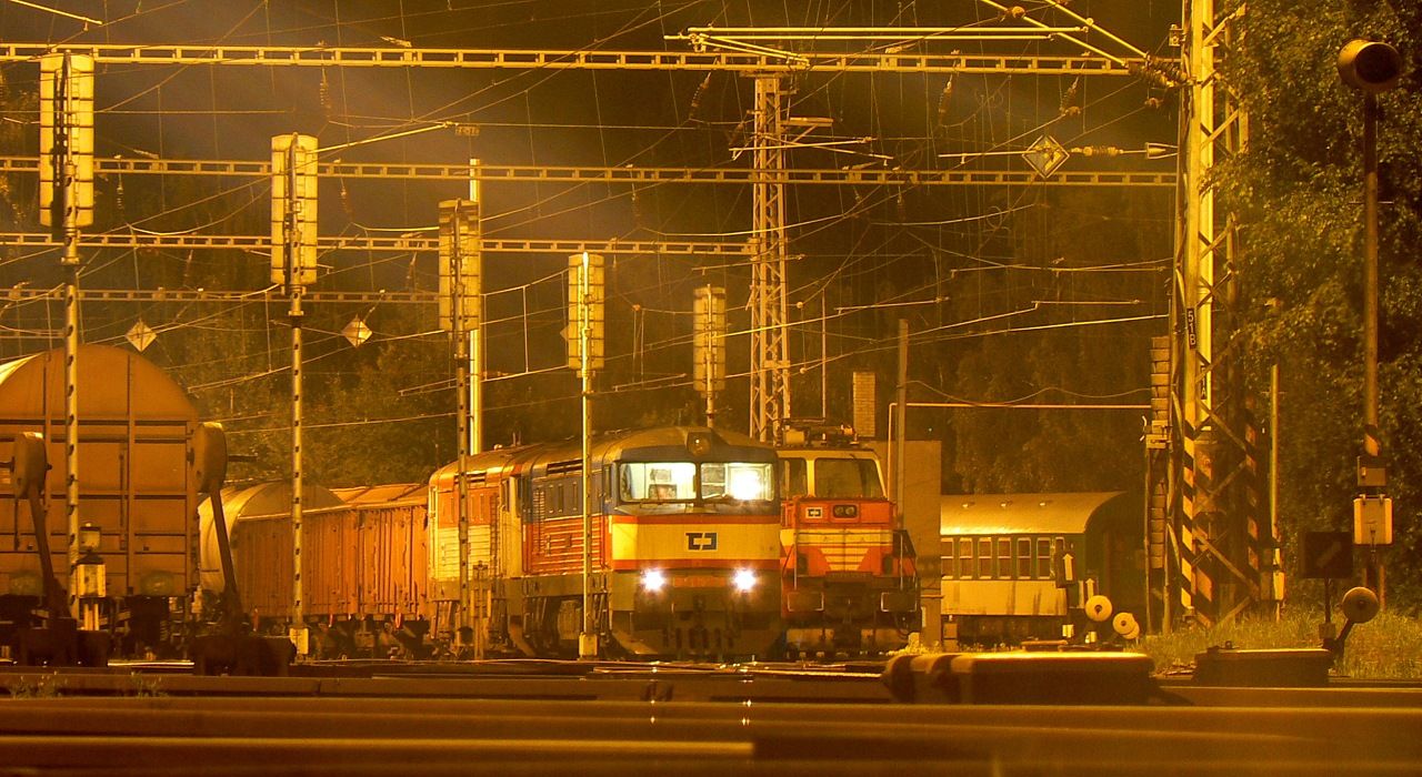 751.151+751.093 , Vala�sk� Mezi����
