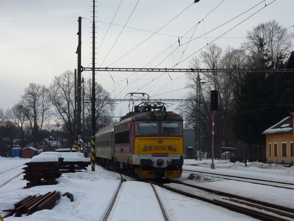 242 203-8, R 663 Vajgar, Jindichv Hradec, 23.2.2010