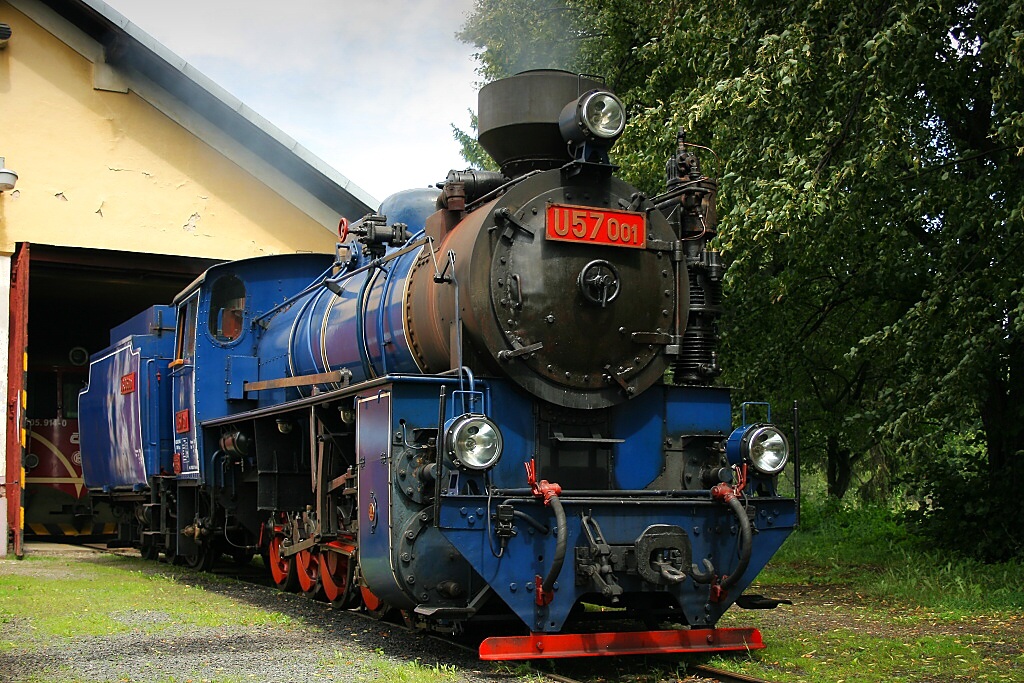 U57.001 pripraven odvies historick vlak spa do Temenej.
