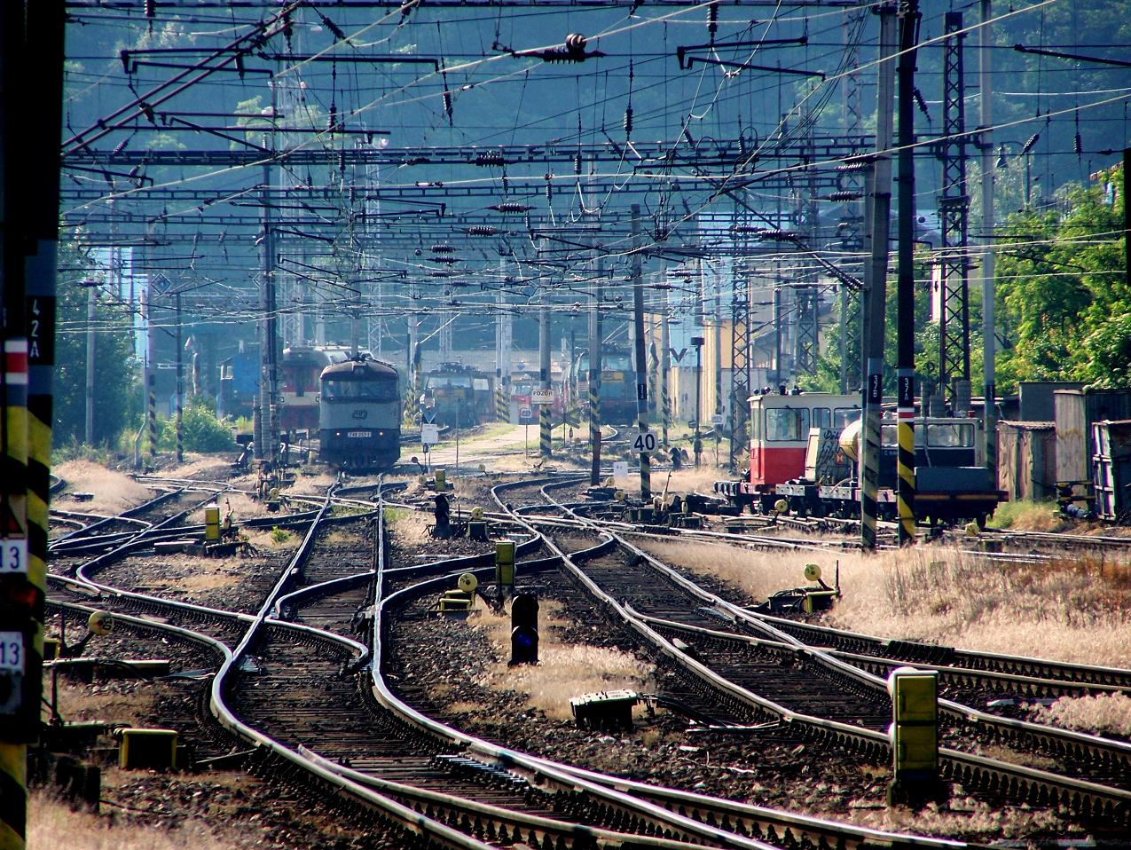 749.253 tak� opou�t� depo v Praze Vr�ovic�ch. - 13.6.2013.