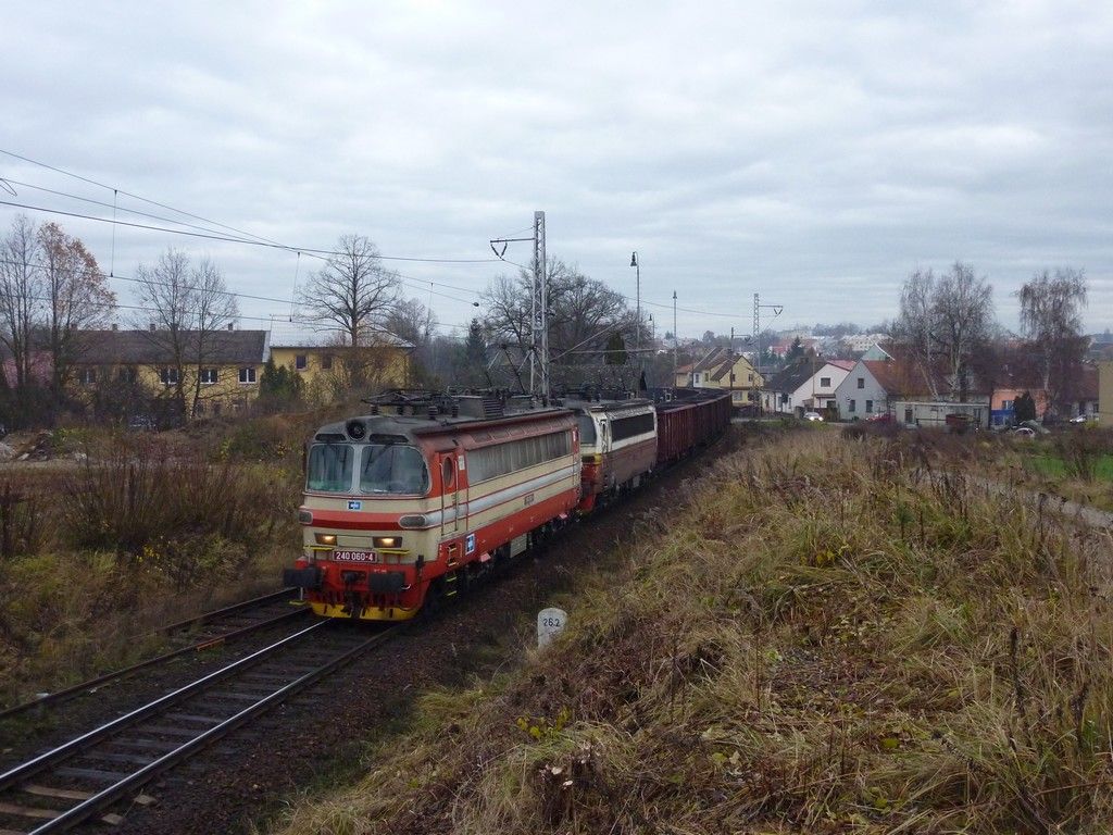 240 060-4 + 240 045-5, Jind�ich�v Hradec, 16.11.09