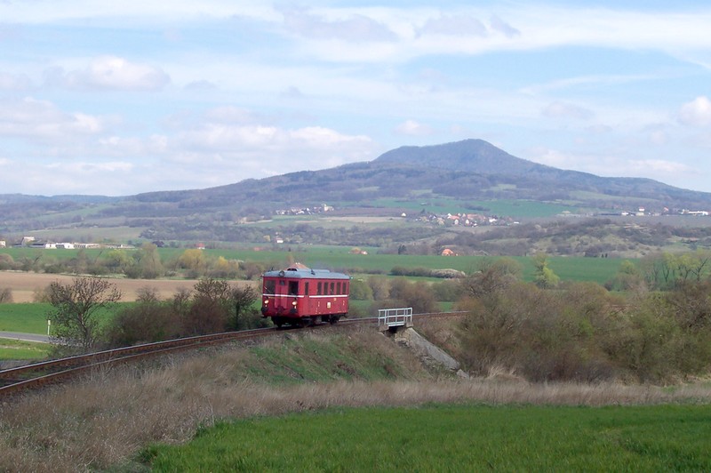 u b�v. vjezdov�ho n�v�stidla �st. Ploskovice