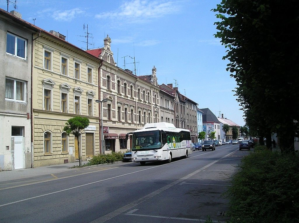 Ekobus SOR CN12 4A3 4558 p�ed zast�vkou Obecn� d�m.