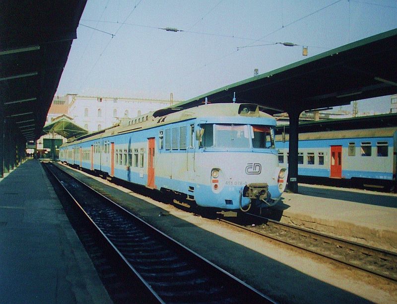 451 078 Pha-Masarykovo (6. 2002)