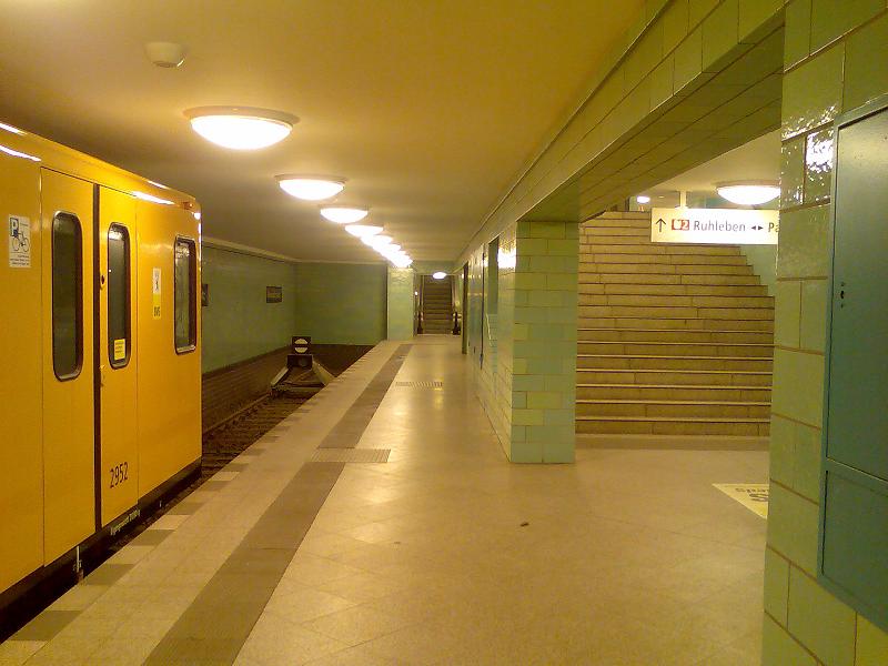Berlin - Alexanderplatz (nikdy nedostavn a nezprovoznn linka U10)