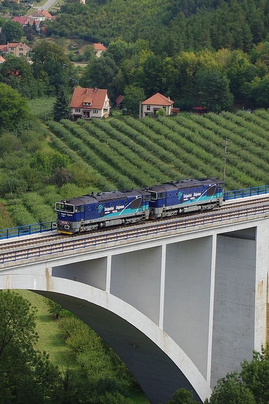 dvoj�e 753 Unipetrol doprava