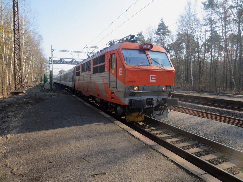 Neozna�en� stroj, z�ejm� dopravce �EZ:-)