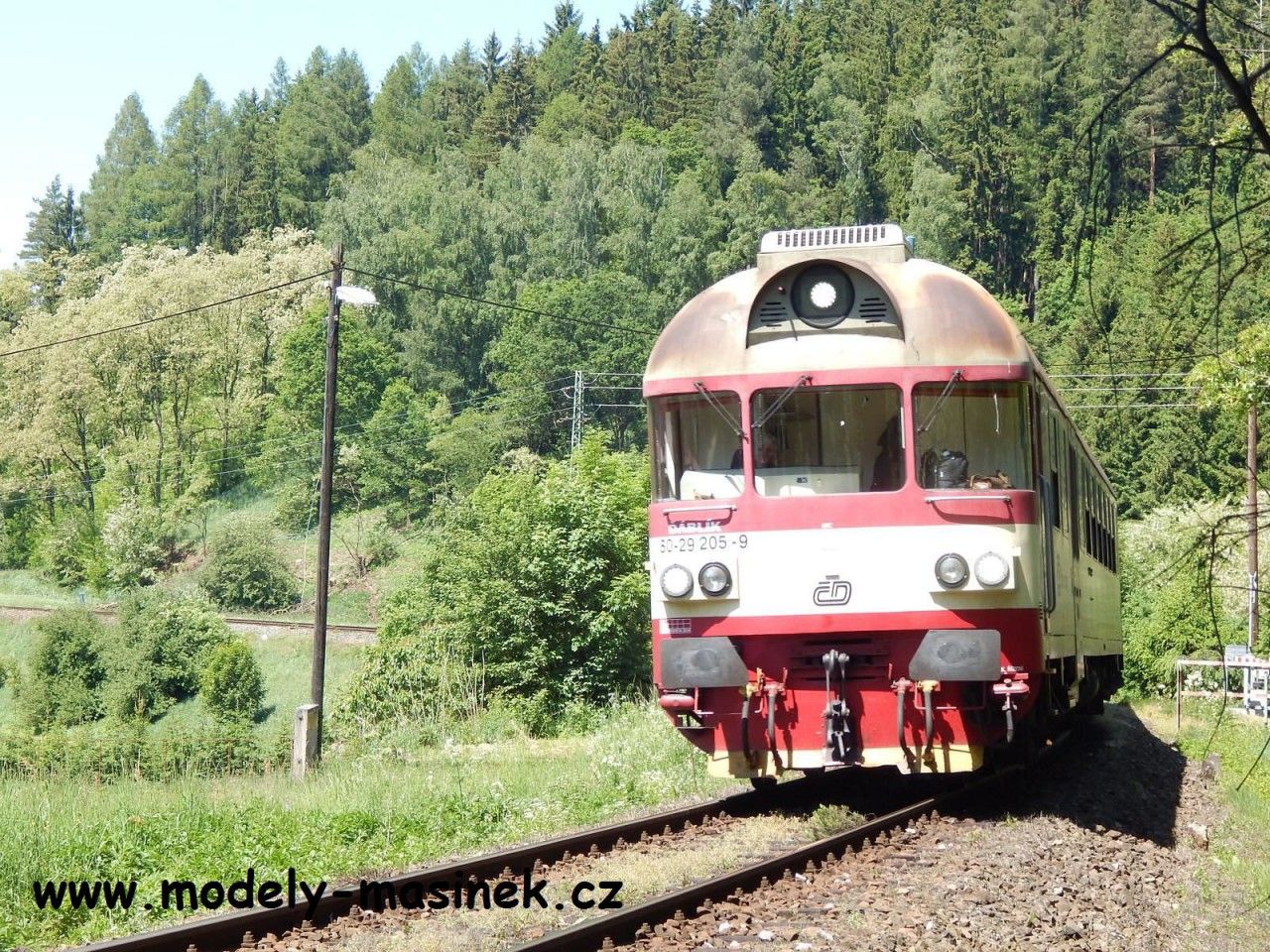 MSp vlak z Trutnova veden dcm vozem 954.205 a tlaen 854.205 cirka 2,1 km od ST Star Paka