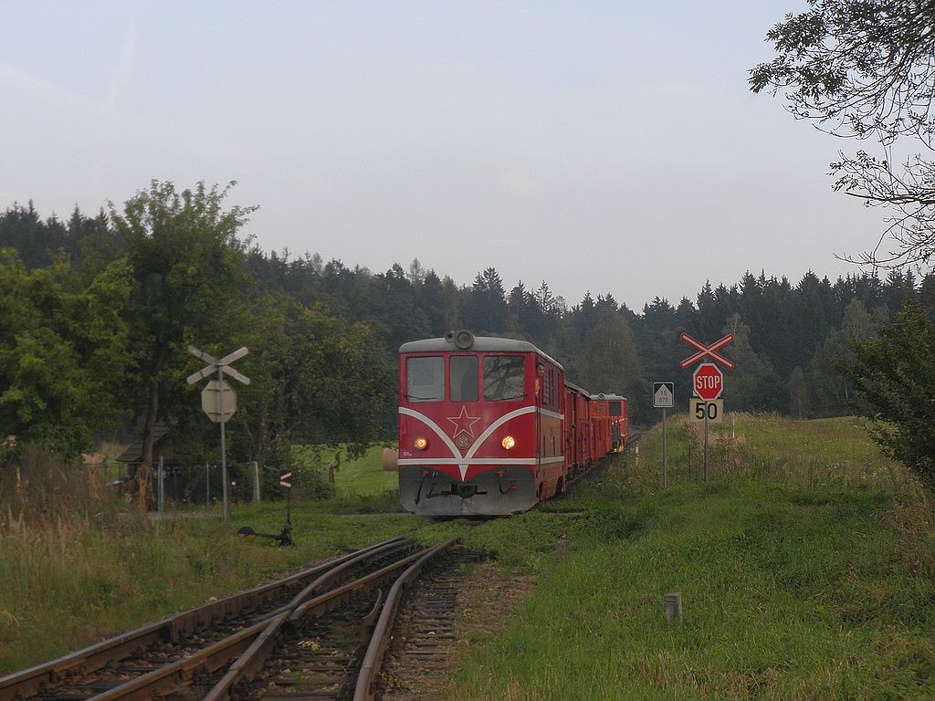 cel� souprava se vrac� do JH