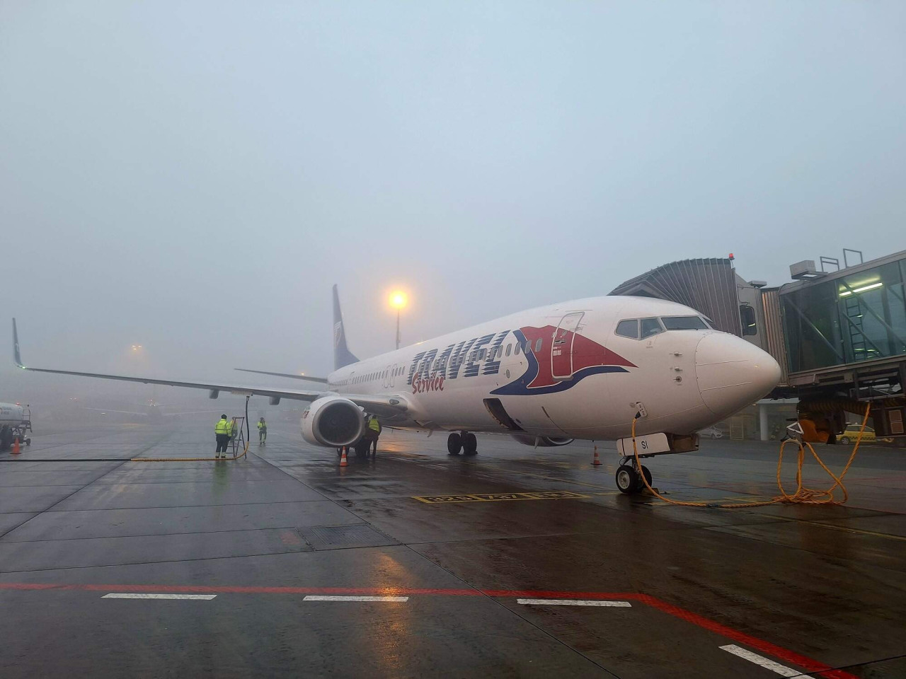 Boeing 737-900ER OK-TSI Smartwings na stoj�nce 17 pra�sk�ho leti�t� Ruzyn�. (27.12.2024)