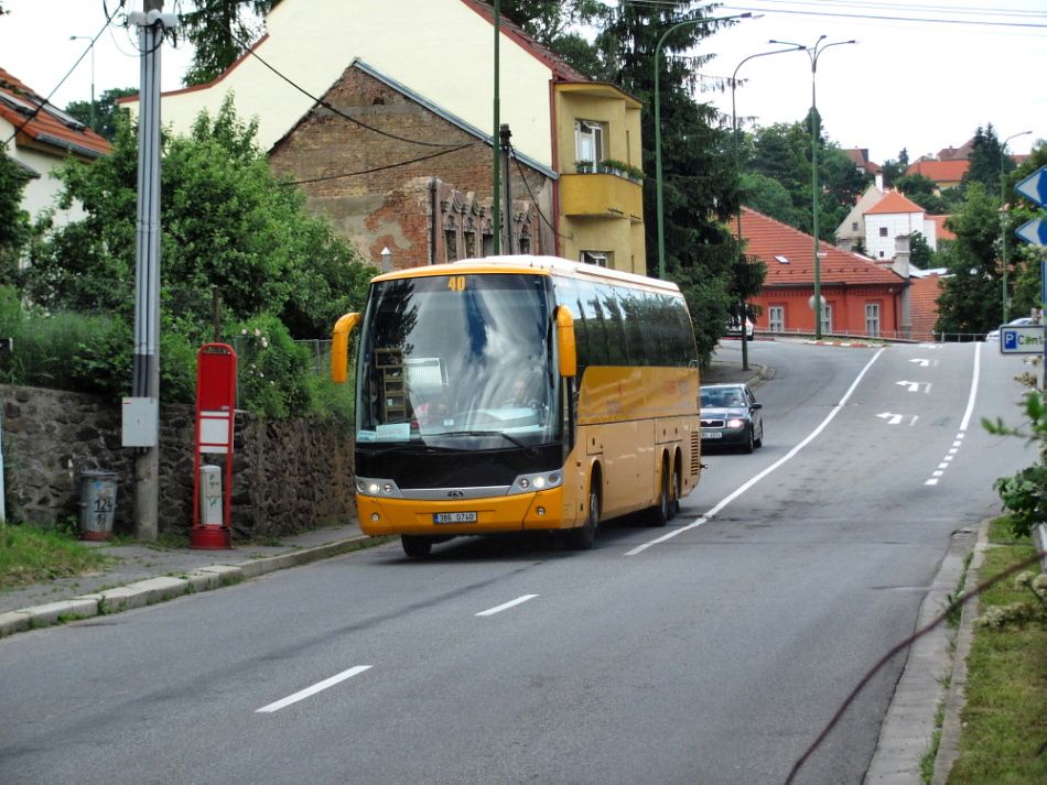 Student Agency v ul. Dr. Anton�na Hobzy - obj�zdn� trasa kv�li uzav�en�m p�ejezd�m v Borovin�