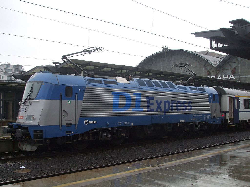 380 009 Ex 575 D1Express - Praha-hlavn (17. 12. 2012)