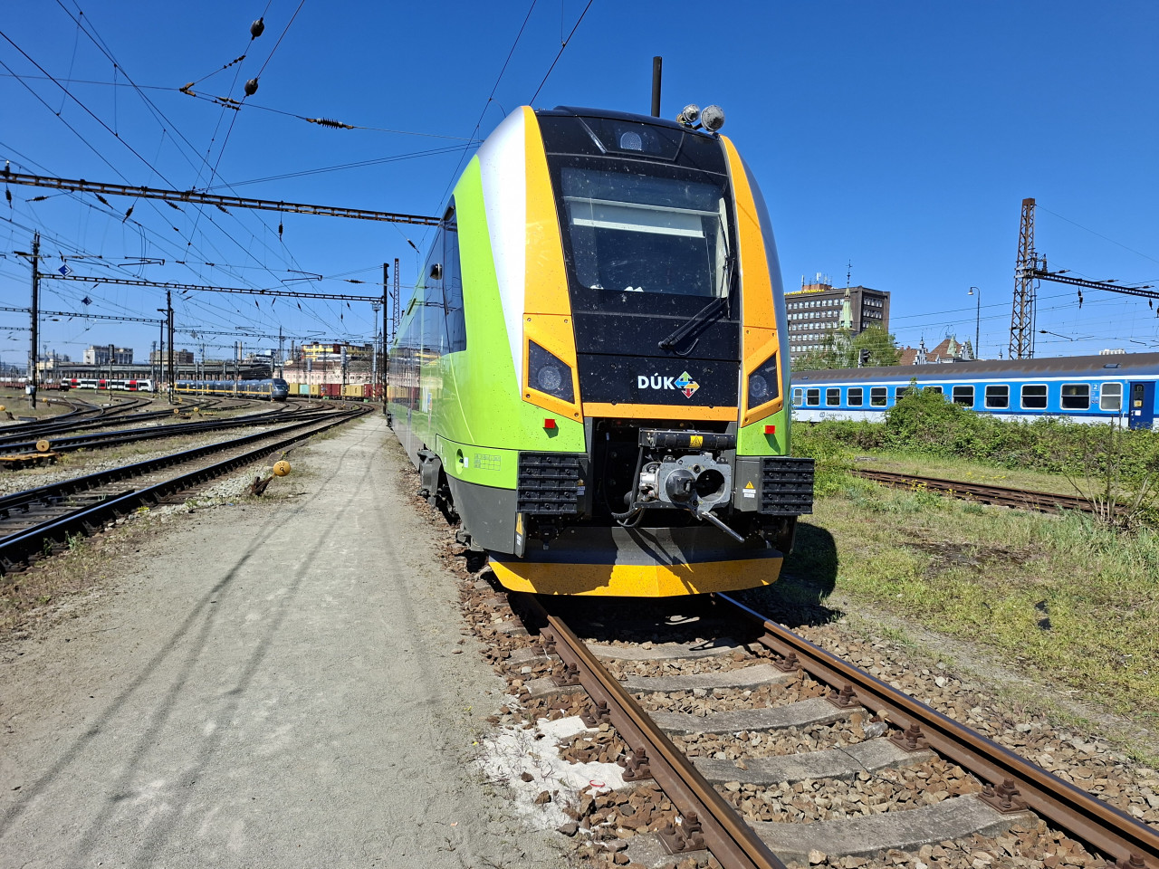 650 251 v �st�