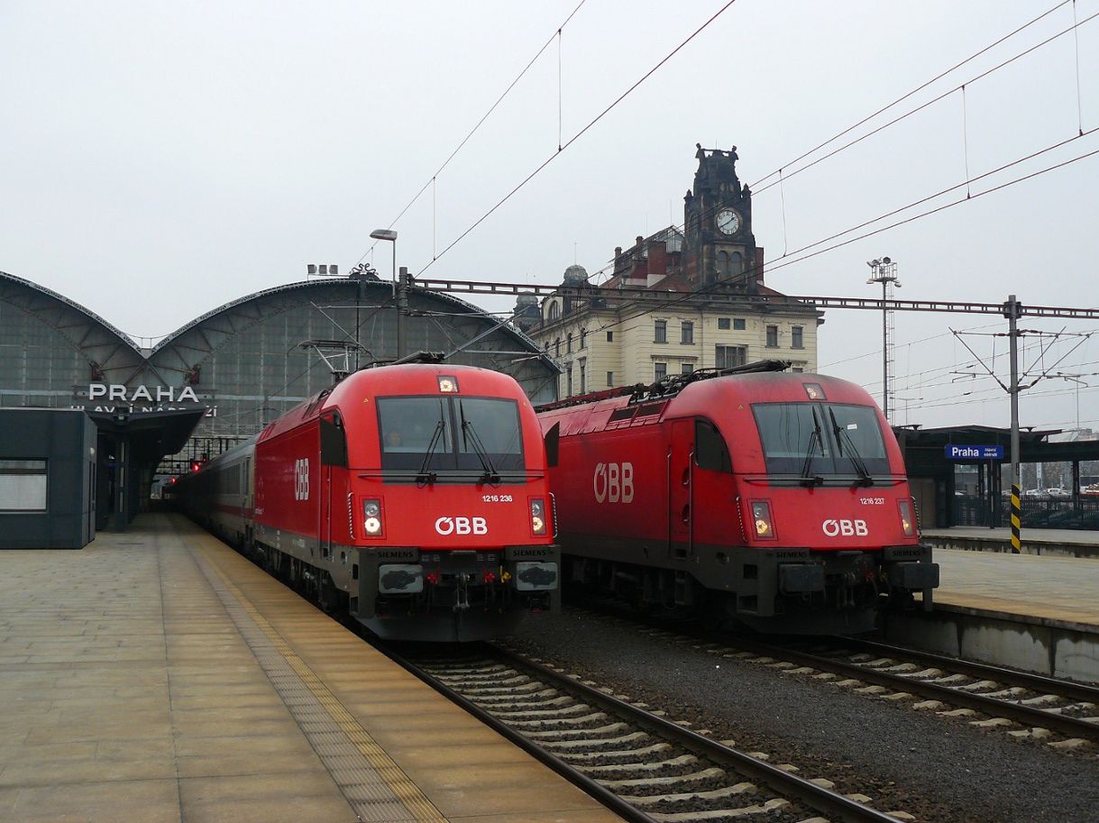 1216.236 a 237 - Praha Hl.n.