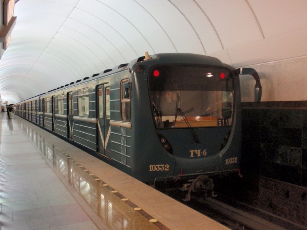 souprava 81-54.5 ve stanici Zvenigorodskaya