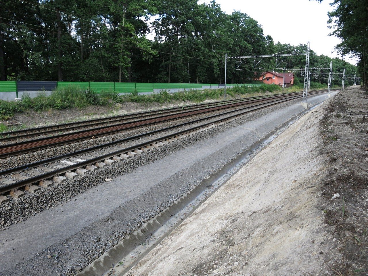 Upraven� �t�rkov� lo�e pod 1.TK za zast�vkou v Kl�novic�ch.