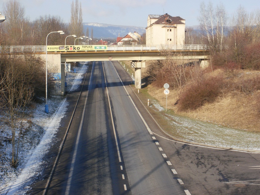 Bon pohled na most nad E55. Foto je z mostu trati Oldichov - Dn.