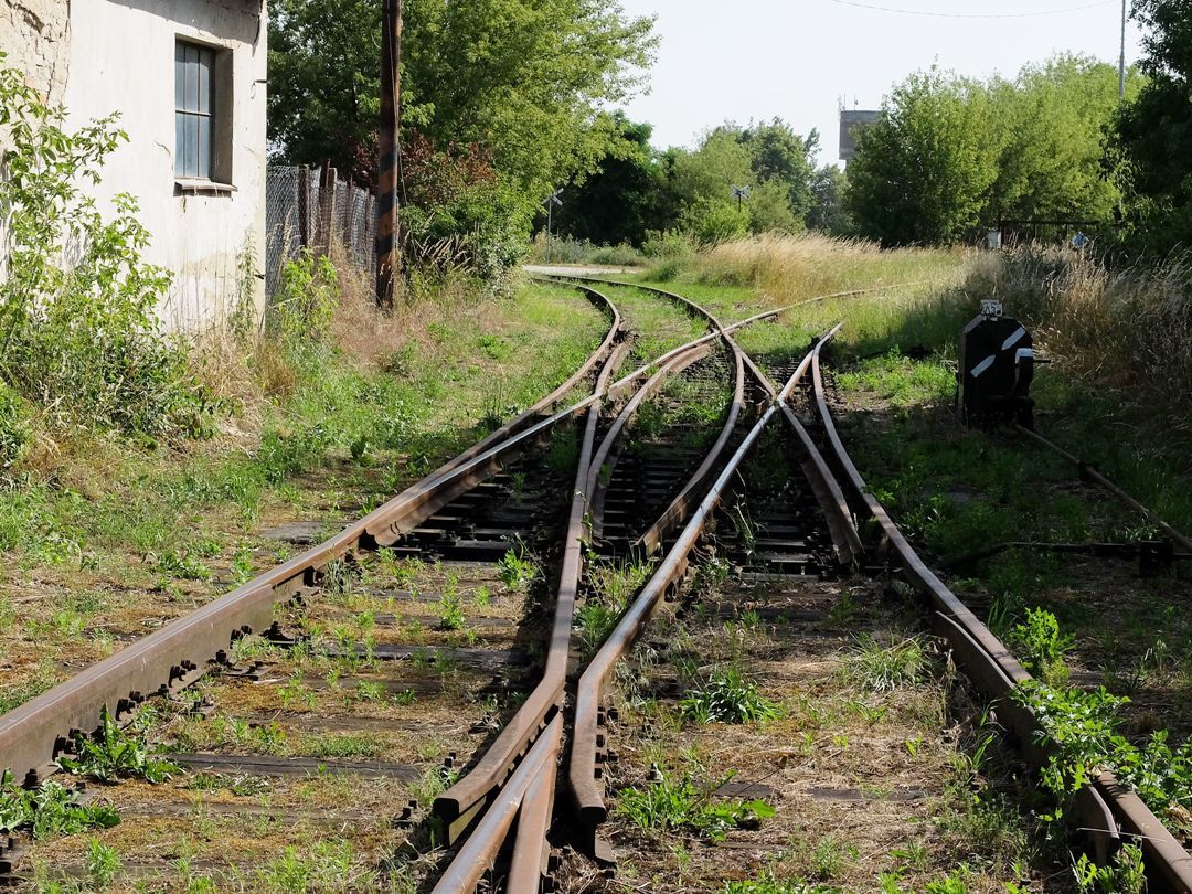 koleje se zp�tn� spojuj� na angli�anu