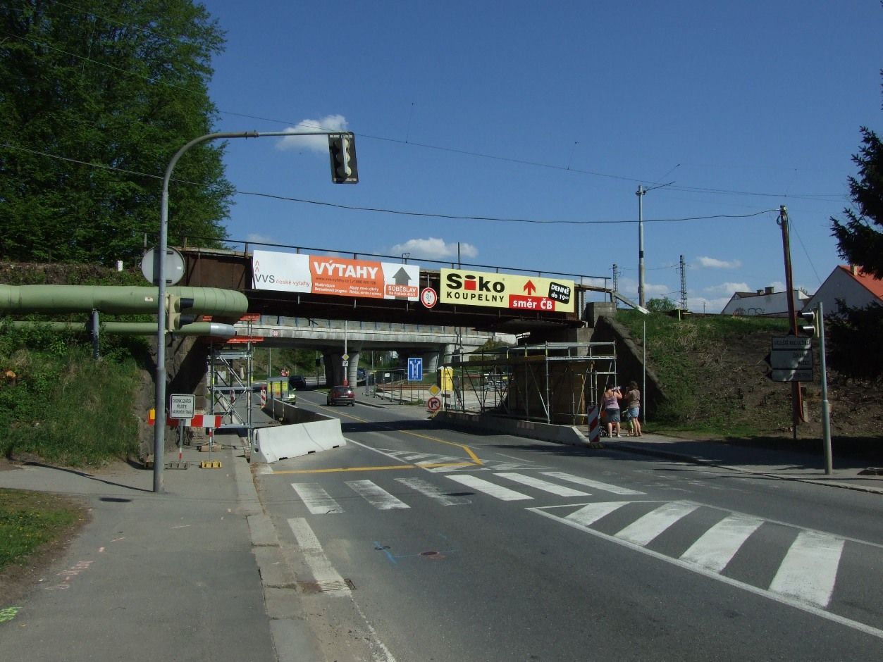 celkov� pohled na p�vodn� most z Bud�jovick� ul., stav 1.5.