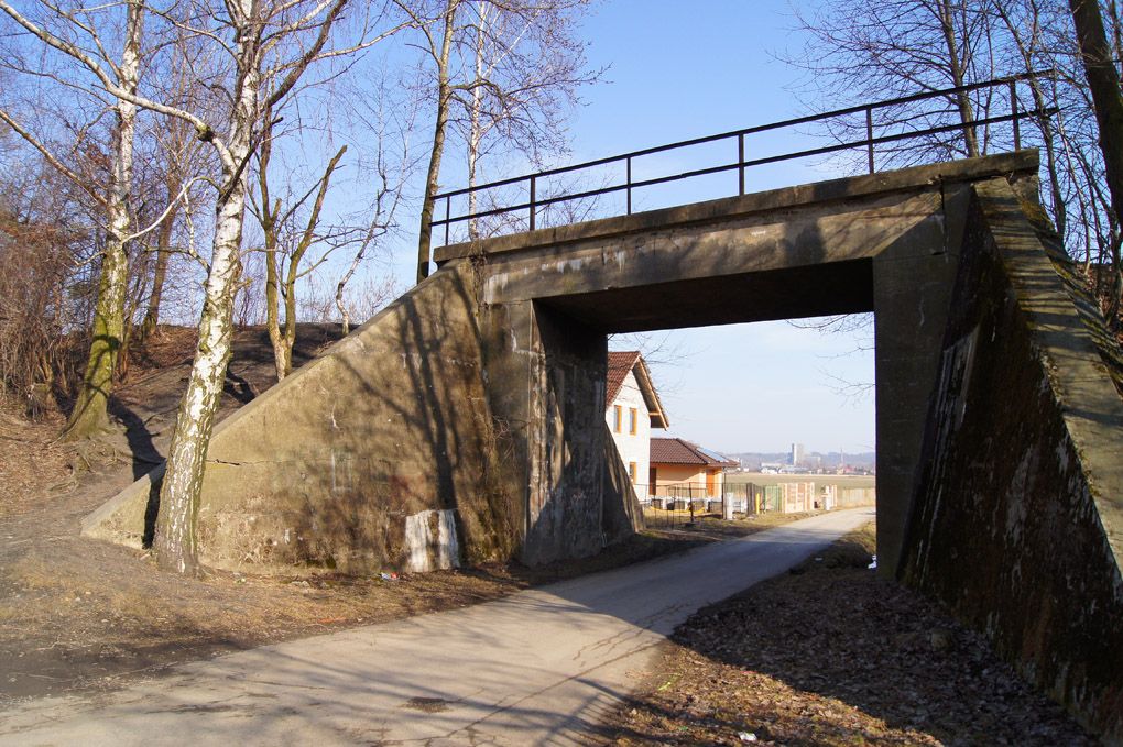 Pohled na most z ulice Na �anc�ch