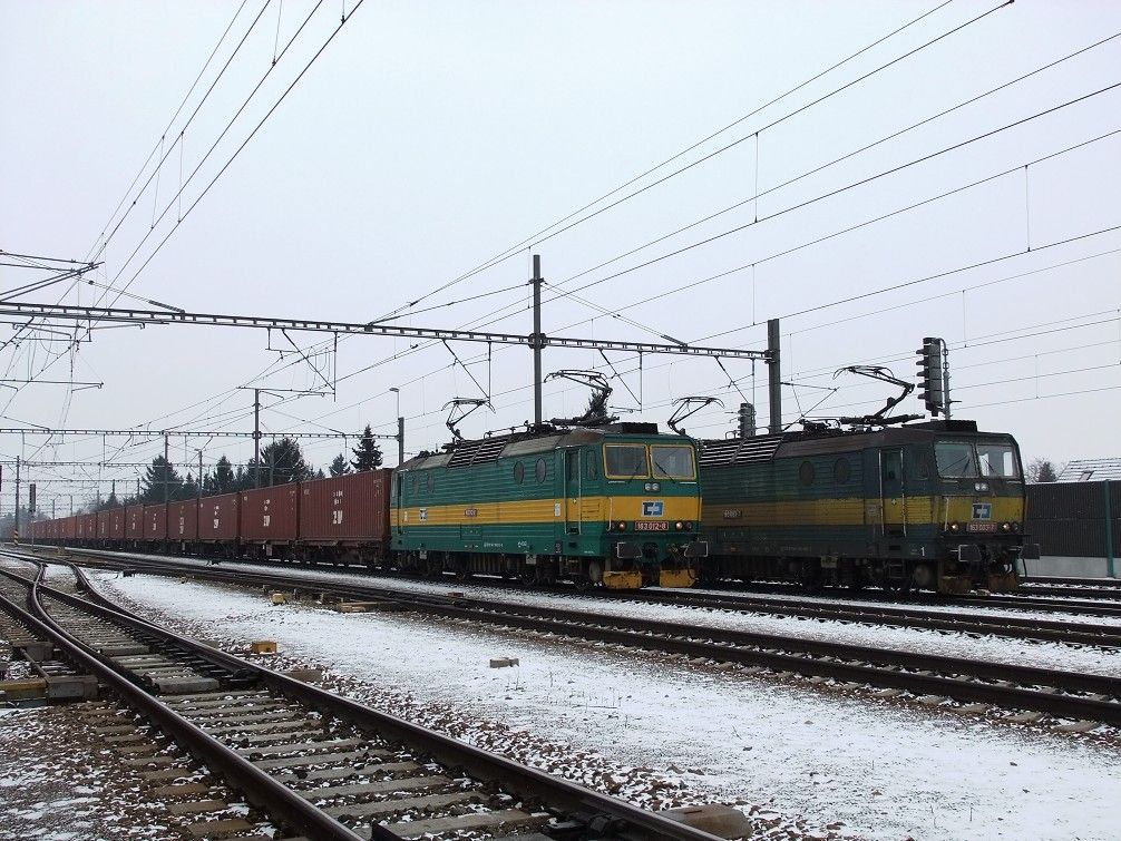 dvan�ctka s trojkou