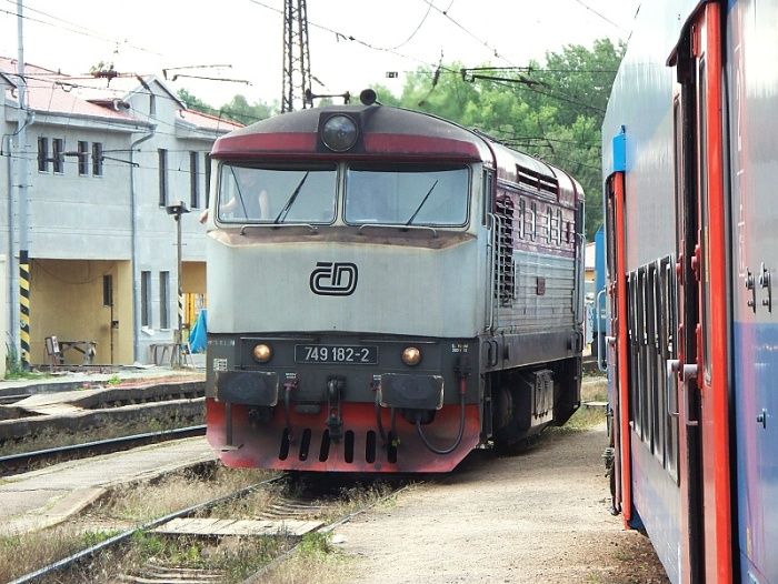 182-n�jezd k souprav� pro Os 9014