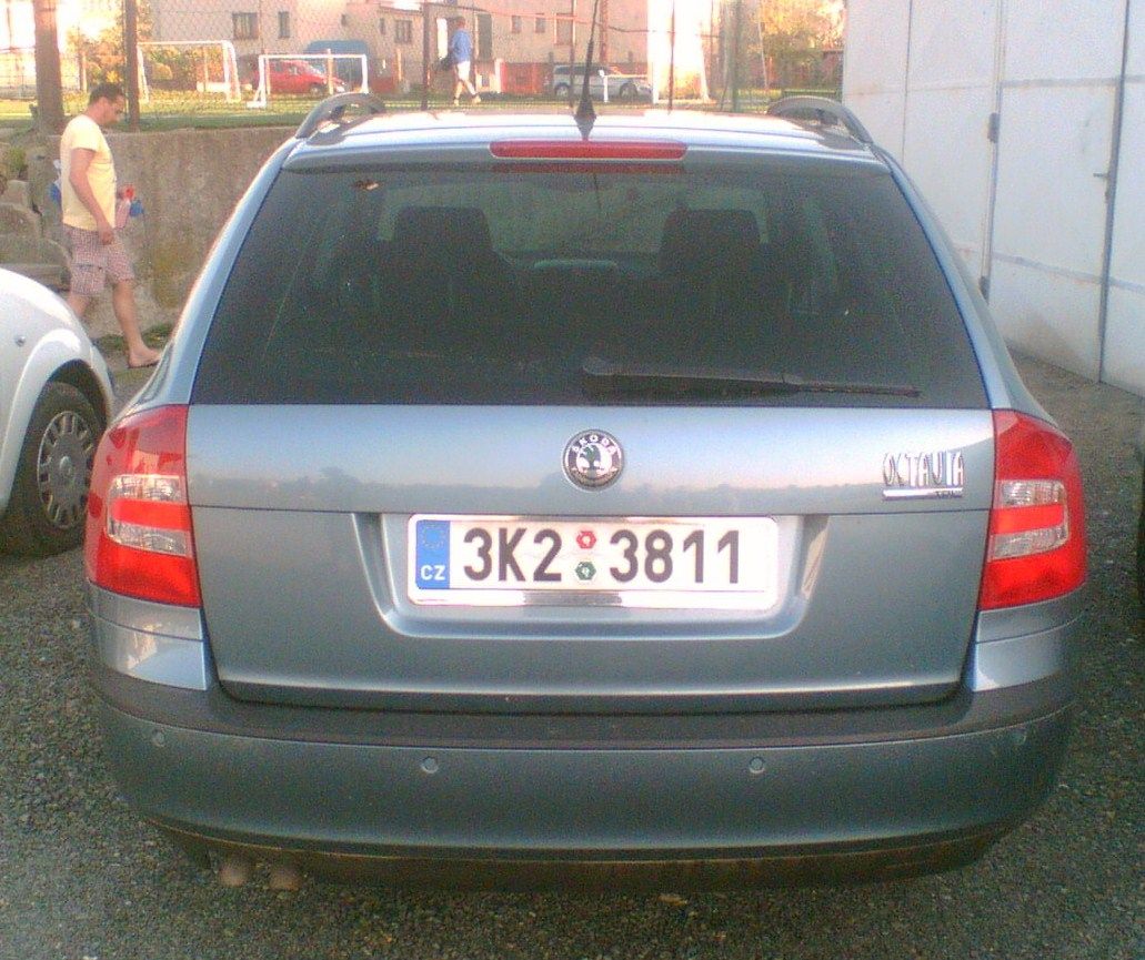 3K2 3811 typ 101 Ostrov nad Oh��