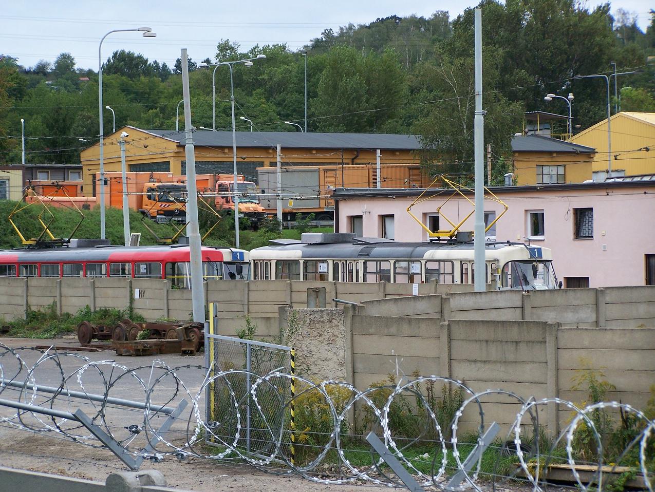 8038 - 1 - Vozovna Hloub�t�n - 15.9.2012.