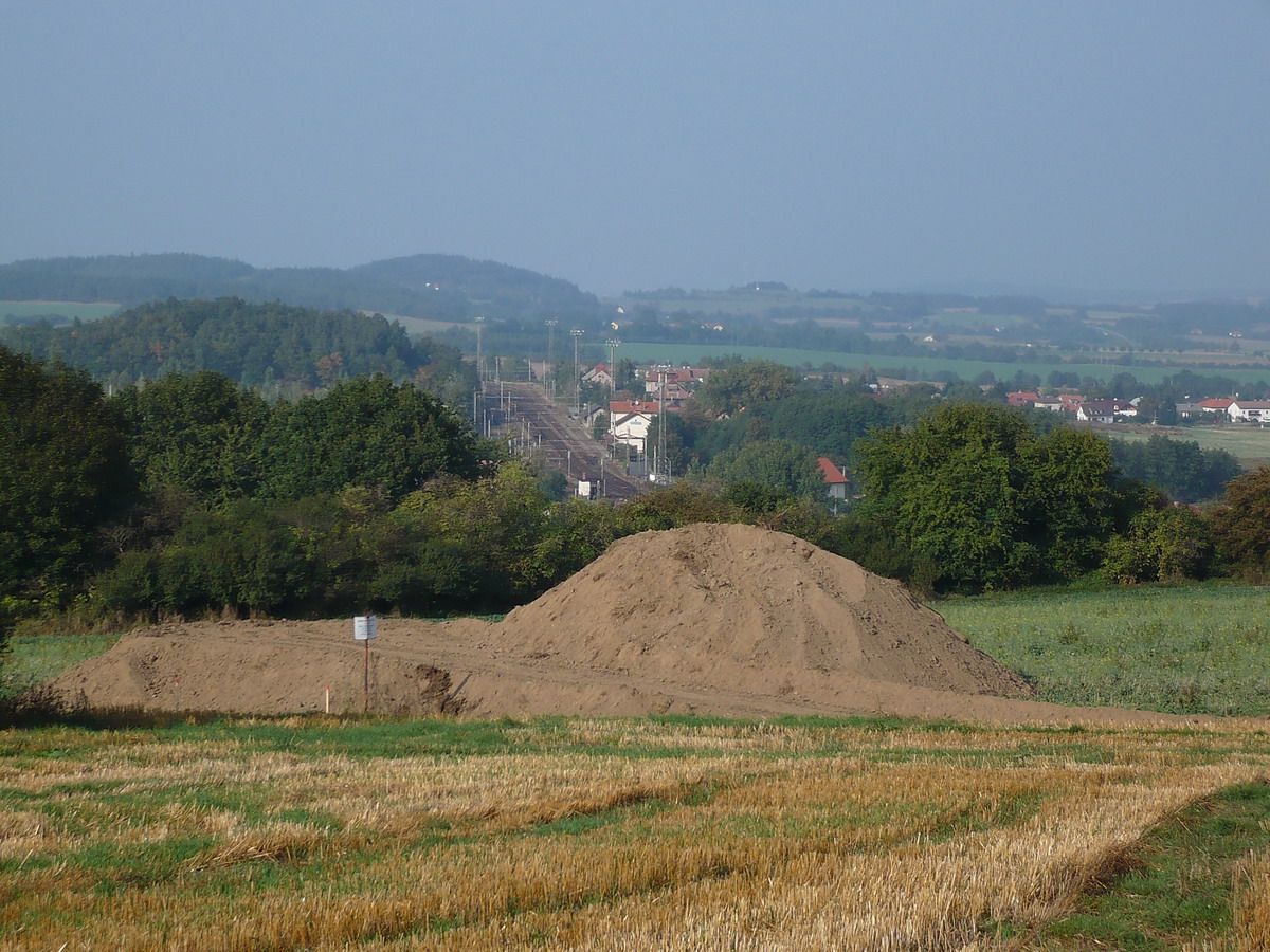 OLBRAMOVICE - pohled z kopce na st.